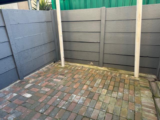 To Let 2 Bedroom Property for Rent in Woodstock Western Cape